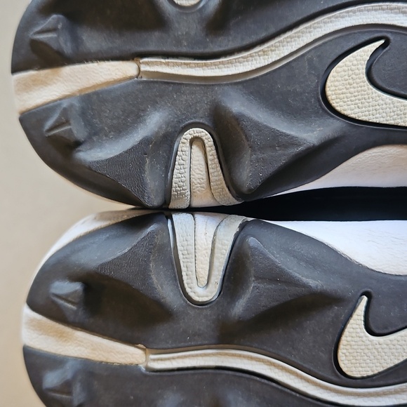 Nike Baseball Cleats - Picture 12 of 12